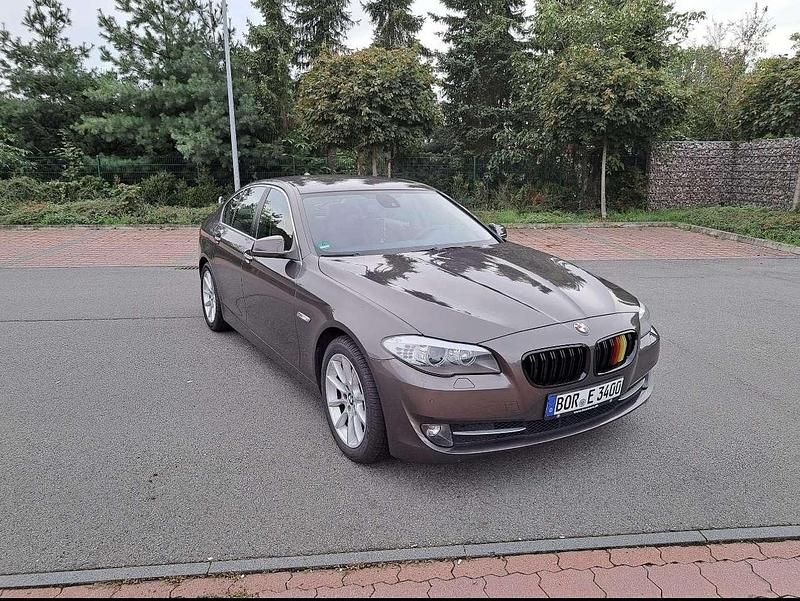Gebraucht BMW 525 204 PS (150 kW) 2011 Braun Limousine