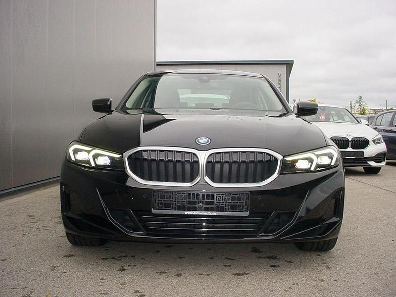 Gebraucht BMW 320e 163 PS (119 kW) 2022 Schwarz Limousine
