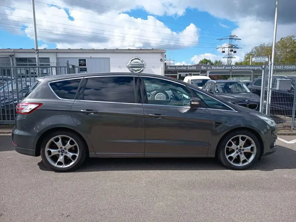 Używany Ford S-MAX Titanium 209 KM (153 kW) 2016 Szary Minivan