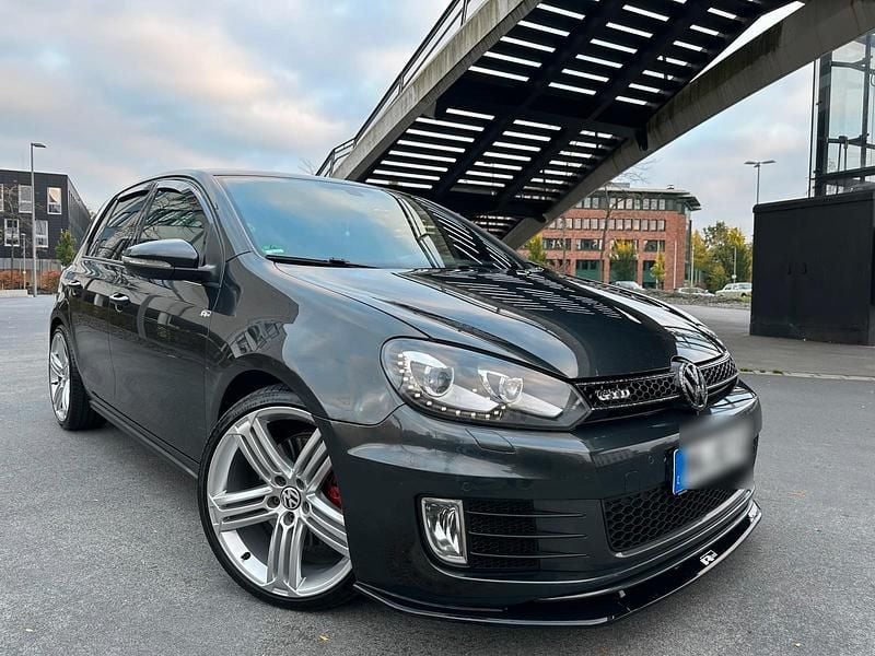 Grau Gebraucht 2011 VW Golf VI Sportline Limousine | 9.000 € (Etwas zu teuer) - Bild 1/4