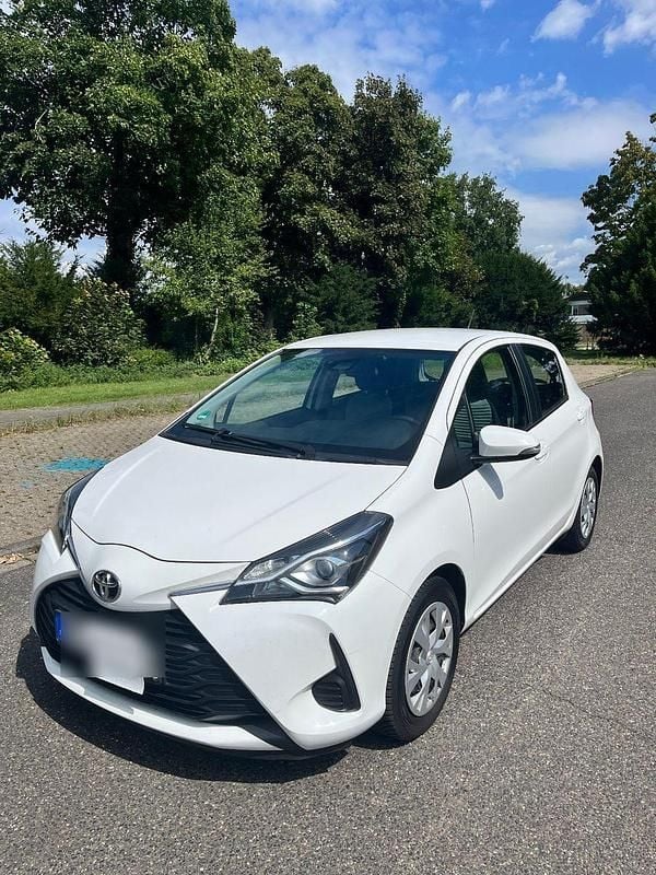 Weiß Gebraucht 2019 Toyota Yaris Kleinwagen | 9.700 € (Fairer Preis) - Bild 1/4