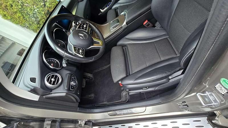 Gebraucht Mercedes GLC200 197 PS (144 kW) 2019 Silber SUV