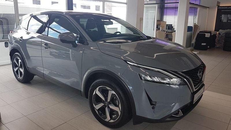 Grau Gebraucht 2024 Nissan Qashqai N-Connecta SUV | 27.900 € (Etwas zu teuer) - Bild 1/4