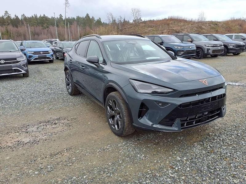 Neu Cupra Formentor 150 PS (110 kW) 2026 Blau SUV