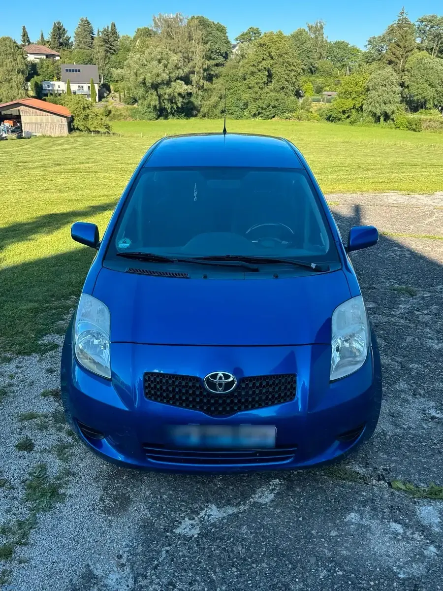 Gebraucht Toyota Yaris 90 PS (66 kW) 2006 Blau Kleinwagen