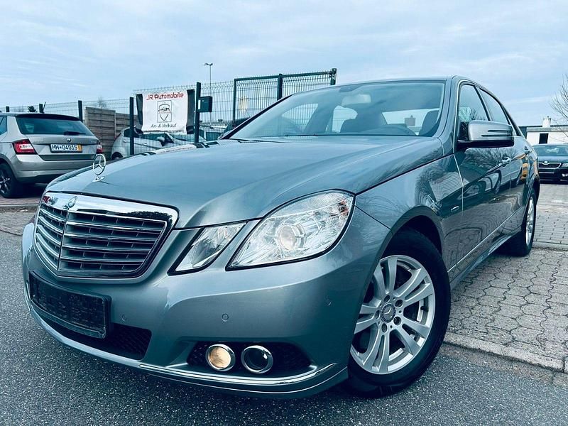 Gebraucht Mercedes E250 204 PS (150 kW) 2011 Silber Limousine