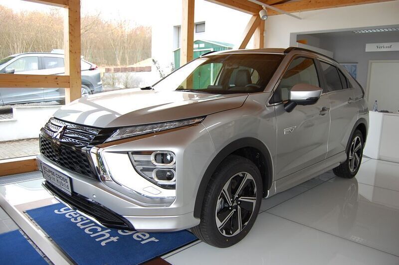 Nowe Mitsubishi Eclipse Cross Plus 98 KM (72 kW) 2025 Srebrny SUV