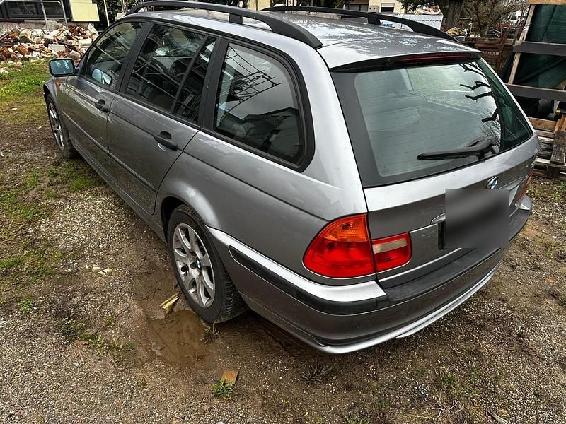 Gebraucht BMW 318 116 PS (85 kW) 2003 Silber Kombi