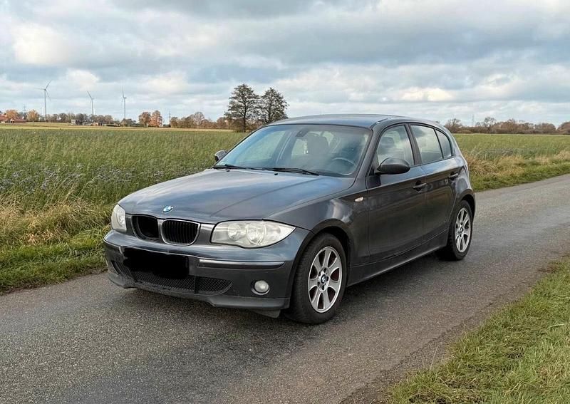 Grau Gebraucht 2005 BMW 118 Kleinwagen | 1.699 € (Superpreis) - Bild 1/4