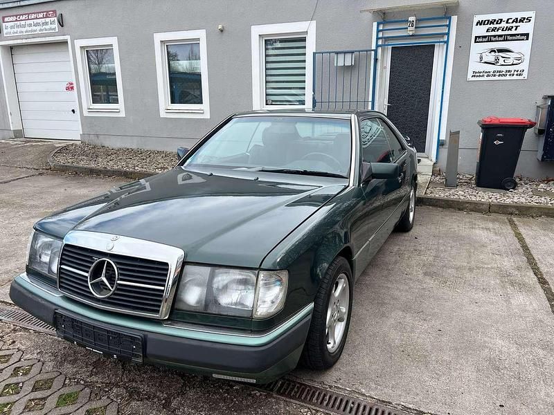 Gebraucht Mercedes 230 132 PS (97 kW) 1990 Grün Coupé