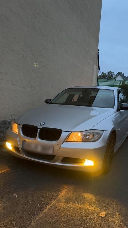 Gebraucht BMW 320 163 PS (119 kW) 2006 Limousine