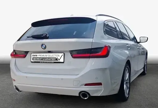 Gebraucht BMW 320 Sport Line 190 PS (139 kW) 2023 Weiß Kombi