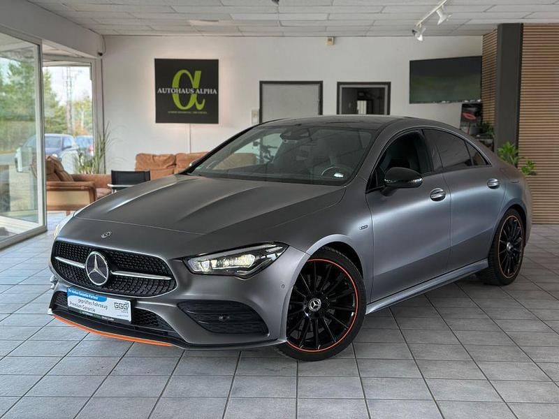 Grau Gebraucht 2020 Mercedes CLA220 Edition 1 Limousine | 41.490 € - Bild 1/4