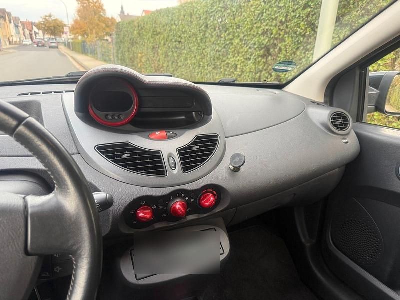 Gebraucht Renault Twingo Authentique 75 PS (55 kW) 2011 Grau Kleinwagen