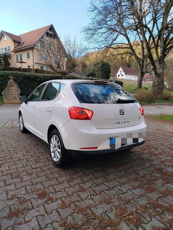 Gebraucht Seat Ibiza 105 PS (77 kW) 2011 Weiß Limousine