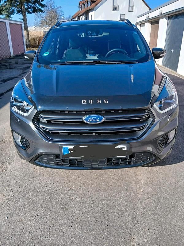 Gebraucht Ford Kuga ST-Line 150 PS (110 kW) 2019 Grau SUV