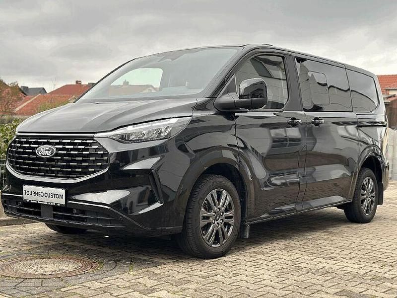 Gebraucht Ford Tourneo Custom Titanium 136 PS (100 kW) 2025 Schwarz Van