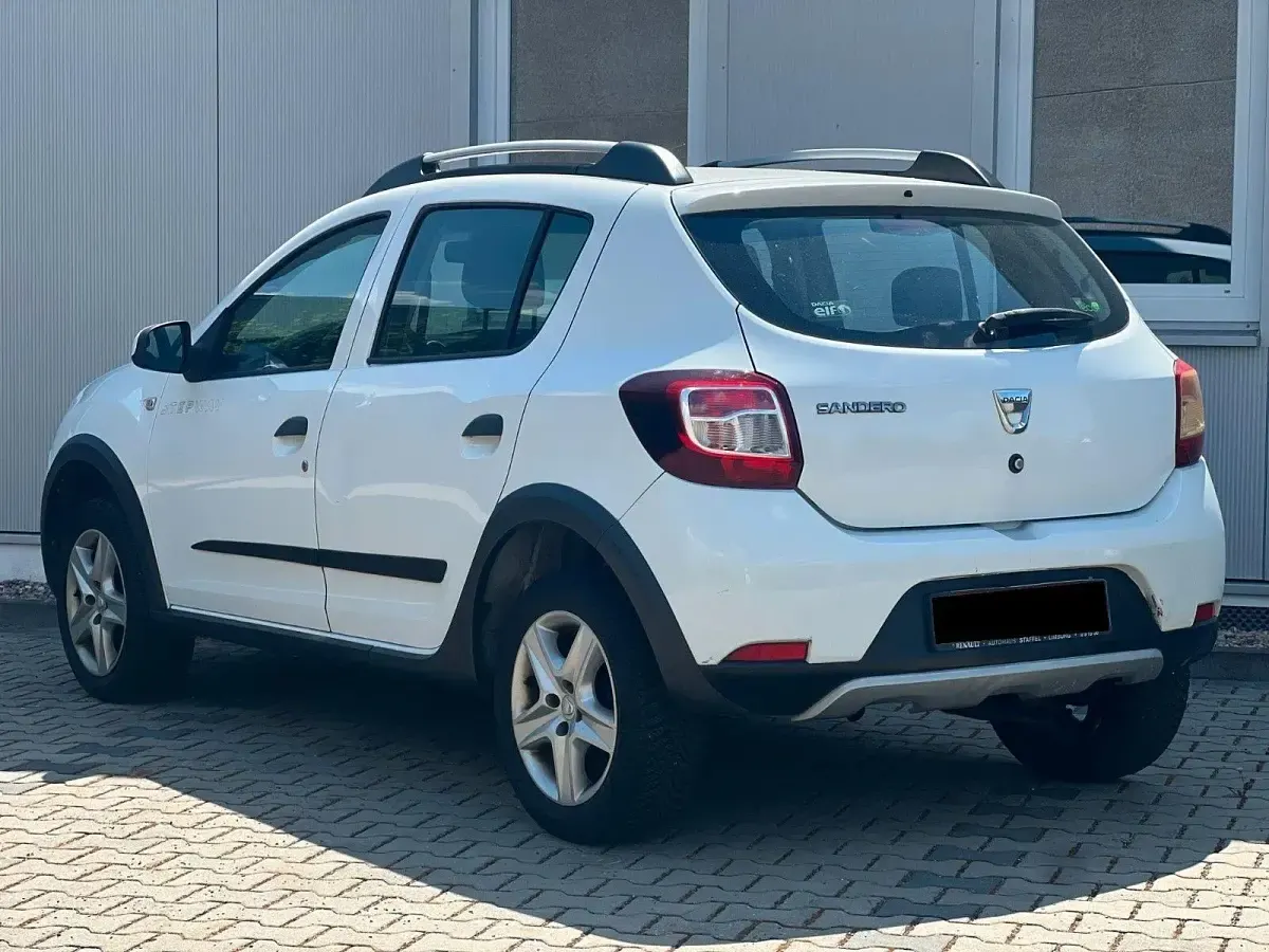 Gebraucht Dacia Sandero Stepway 90 PS (66 kW) 2014 Weiß Limousine