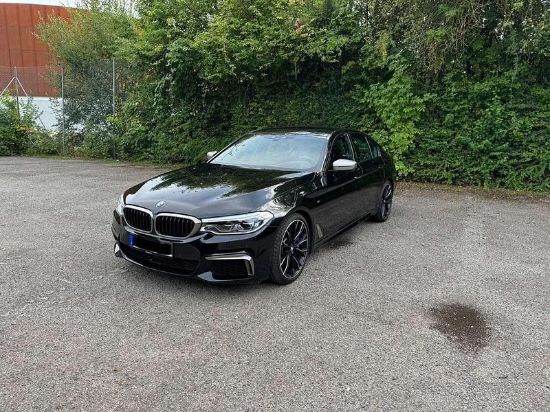 Schwarz Gebraucht 2018 BMW M550 Shadowline Limousine | 43.899 € (Fairer Preis) - Bild 1/4