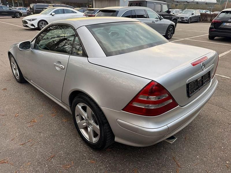 Gebraucht Mercedes SLK200 163 PS (119 kW) 2002 Silber Cabrio