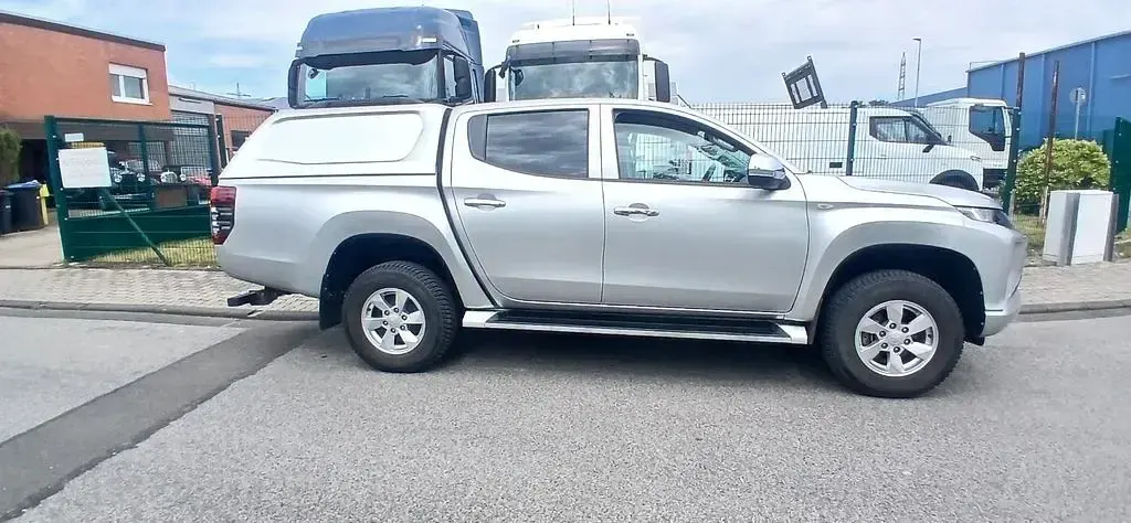 Gebraucht Mitsubishi L200 150 PS (110 kW) 2021 Silber Pickup
