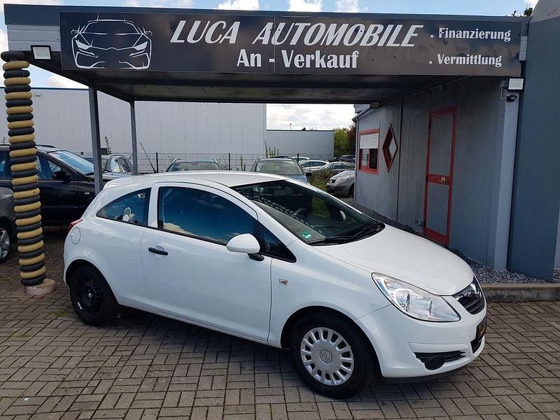 Weiß Gebraucht 2011 Opel Corsa Selection Kleinwagen | 4.199 € (Etwas zu teuer) - Bild 1/4