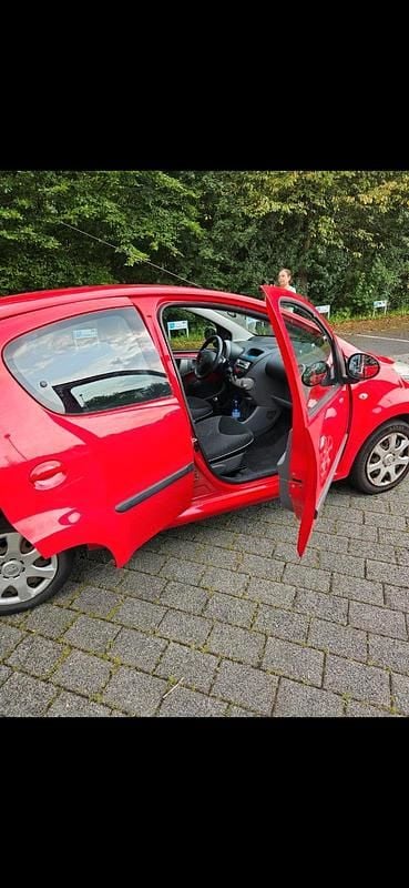 Gebraucht Peugeot 107 68 PS (50 kW) 2009 Kleinwagen