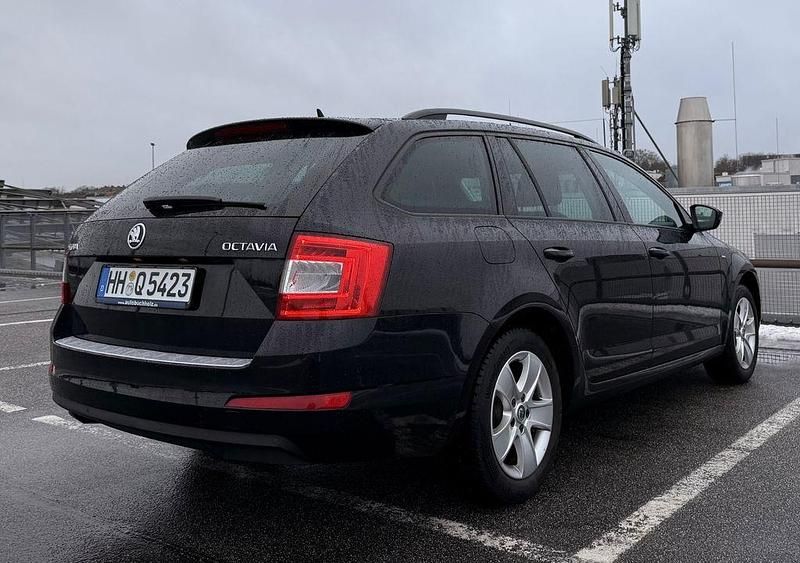 Gebraucht Skoda Octavia Ambition 180 PS (132 kW) 2016 Schwarz Kleinwagen