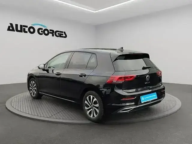 Gebraucht VW Golf VIII Active 150 PS (110 kW) 2023 Schwarz Limousine