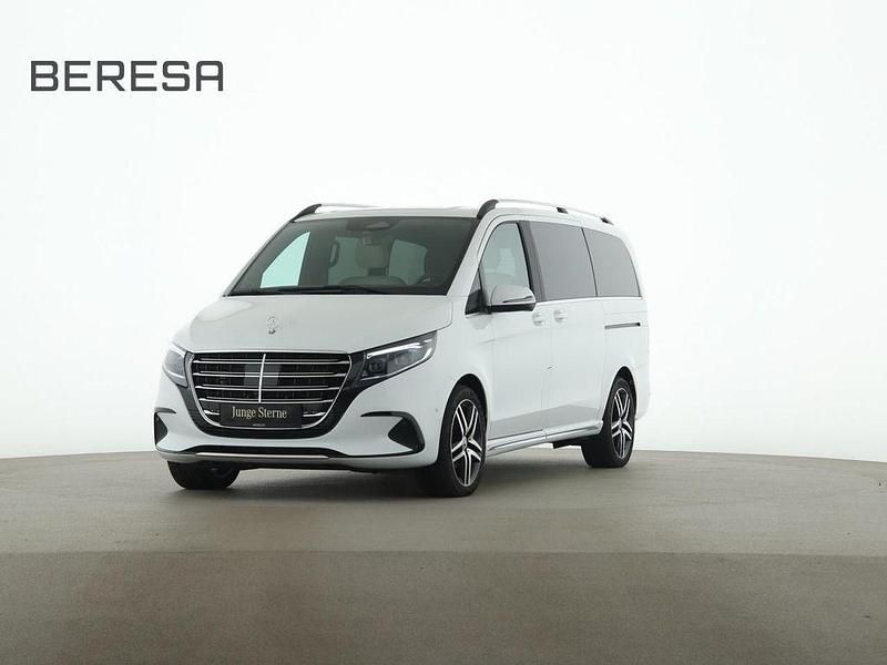Weiß Gebraucht 2024 Mercedes V300 Exclusive Van / Kleinbus | 88.950 € (Teuer) - Bild 1/4