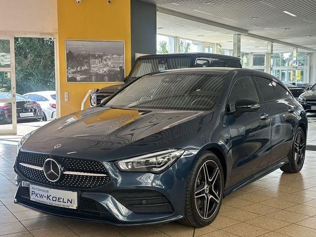 Blau Gebraucht 2023 Mercedes CLA200 Shooting Brake AMG line Kombi | 33.950 € (Etwas zu teuer) - Bild 1/4