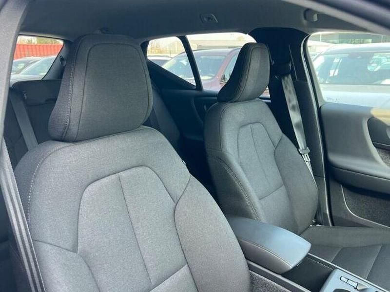 Gebraucht Volvo XC40 129 PS (94 kW) 2023 Weiß SUV