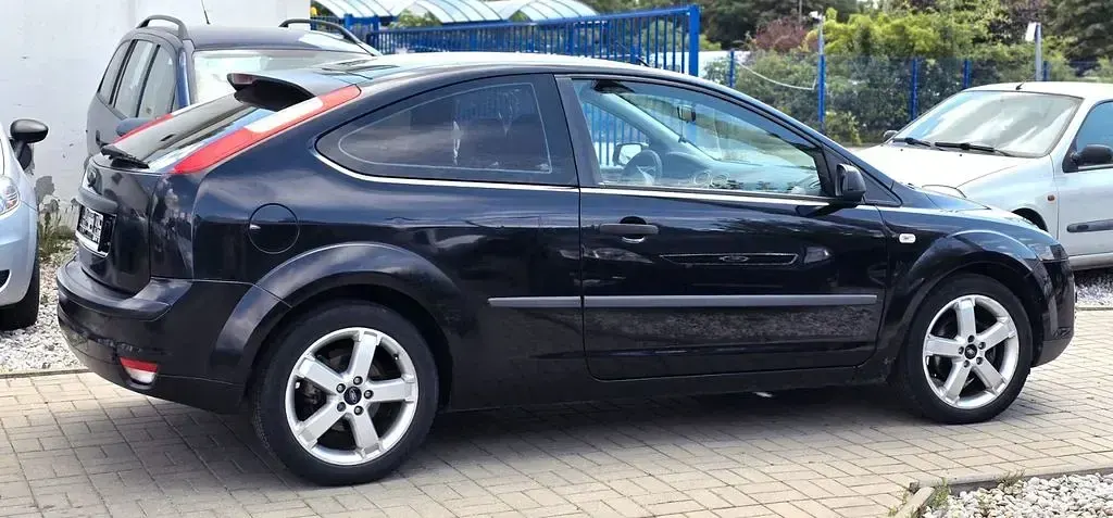 Brugt Ford Focus Trend 101 HK (74 kW) 2005 Sort Sedan