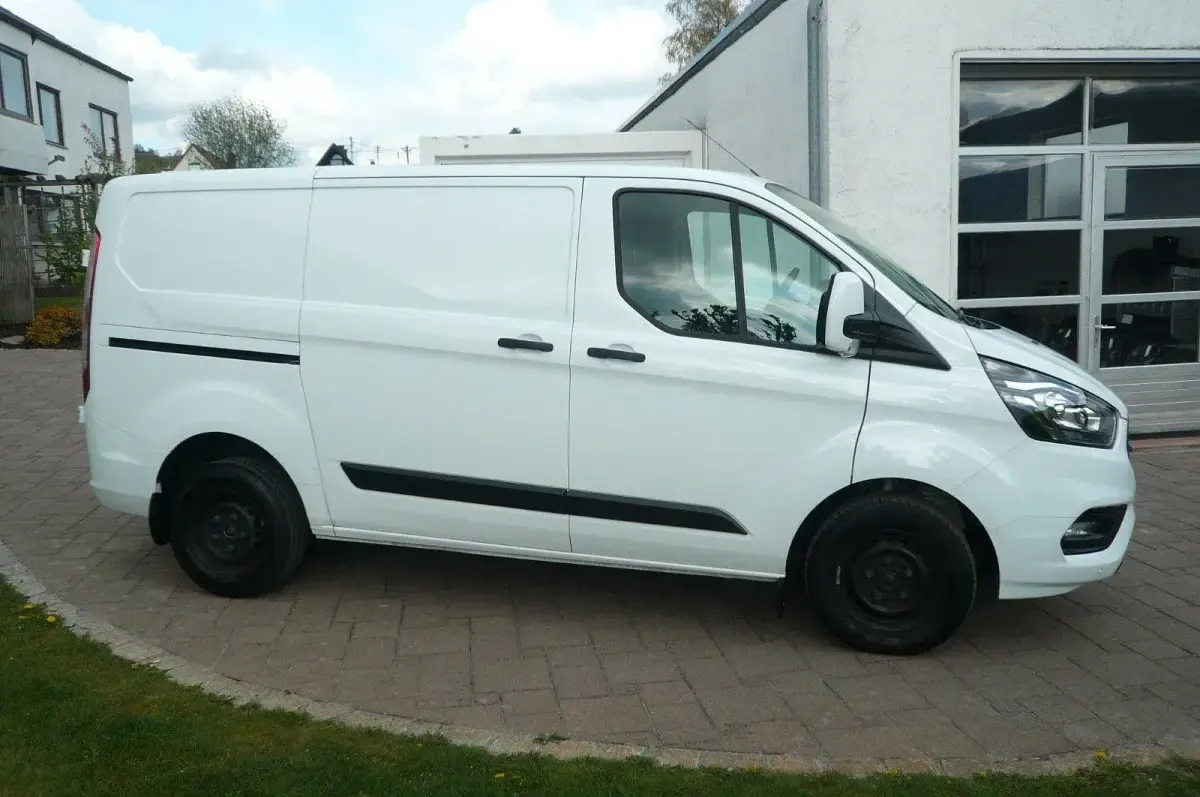 Gebraucht Ford Transit Custom Trend 131 PS (96 kW) 2019 Weiß Van / Kleinbus