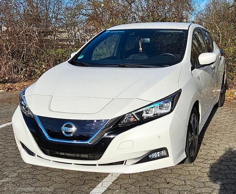Gebraucht Nissan Leaf N-Connecta 110 kW (150 PS) 2021 Weiß Kleinwagen