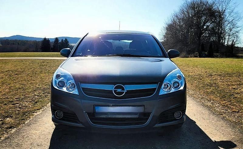 Gebraucht Opel Signum Edition+ 140 PS (102 kW) 2008 Grau Kleinwagen