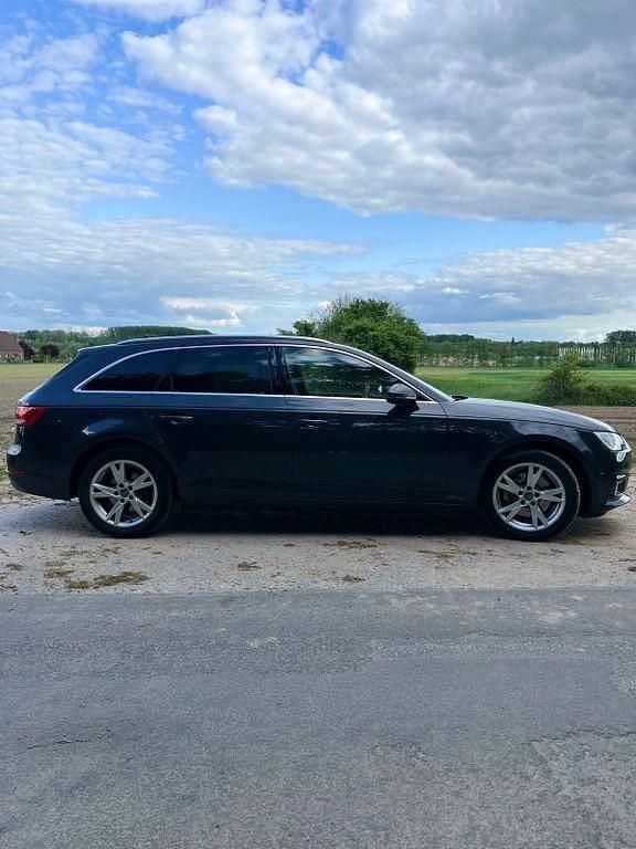 Grau Gebraucht 2018 Audi A4 Sport Kombi | 17.200 € (Guter Preis) - Bild 1/4