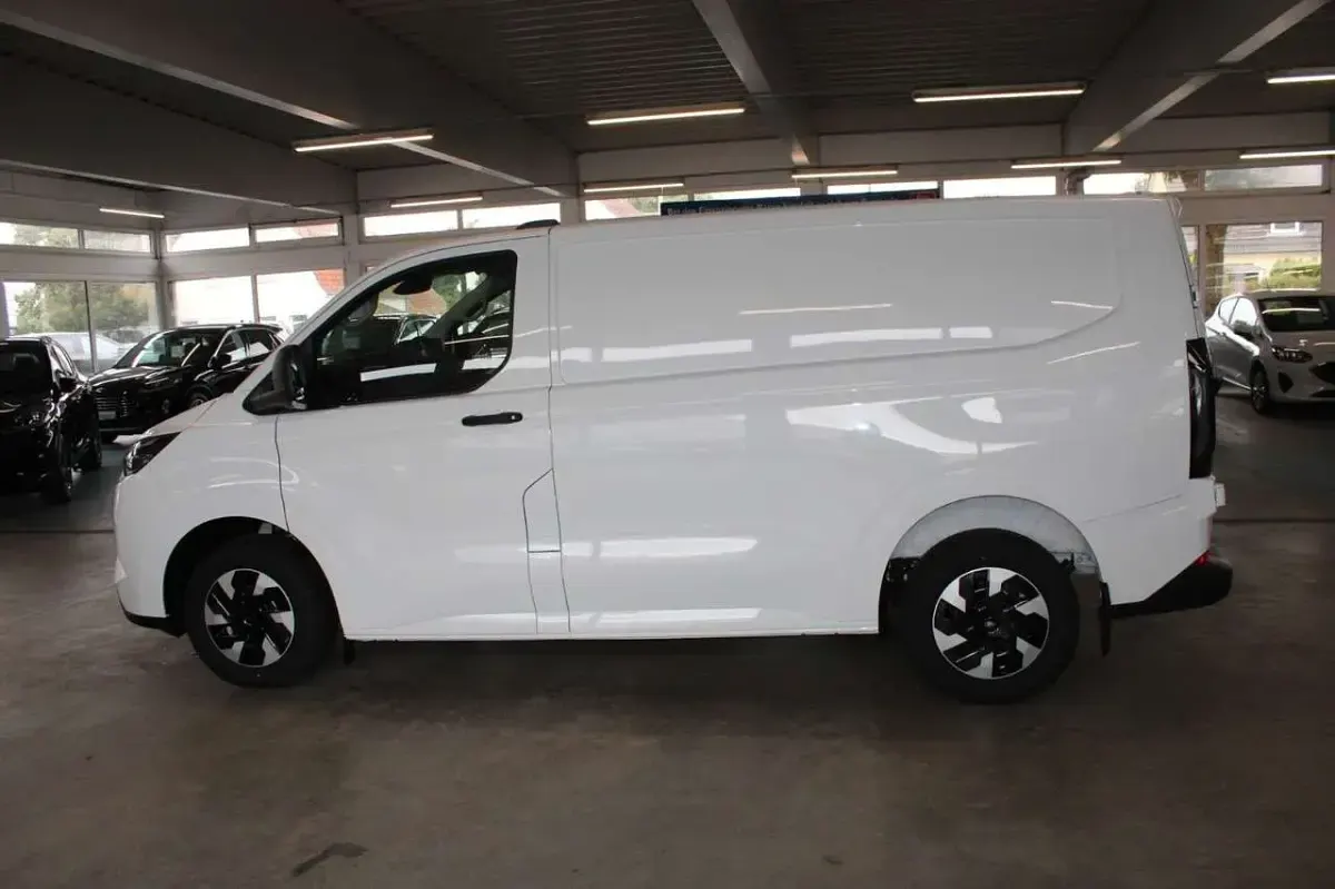 Neu Ford Transit Custom Trend 232 PS (170 kW) 2025 Weiß Limousine