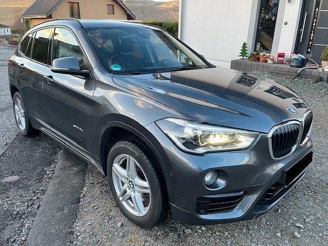 Grau Gebraucht 2017 BMW X1 Sport Line SUV | 13.999 € (Fairer Preis) - Bild 1/4