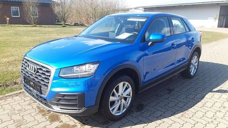 Gebraucht Audi Q2 116 PS (85 kW) 2018 Arablau kristalleffekt SUV