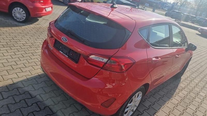 Gebraucht Ford Fiesta Trend 95 PS (69 kW) 2021 Rot Kleinwagen