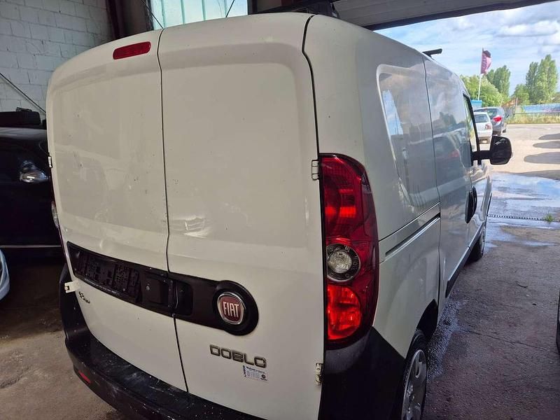 Gebraucht Fiat Doblò Basis 90 PS (66 kW) 2013 Colore esterno (weiß) Van / Kleinbus