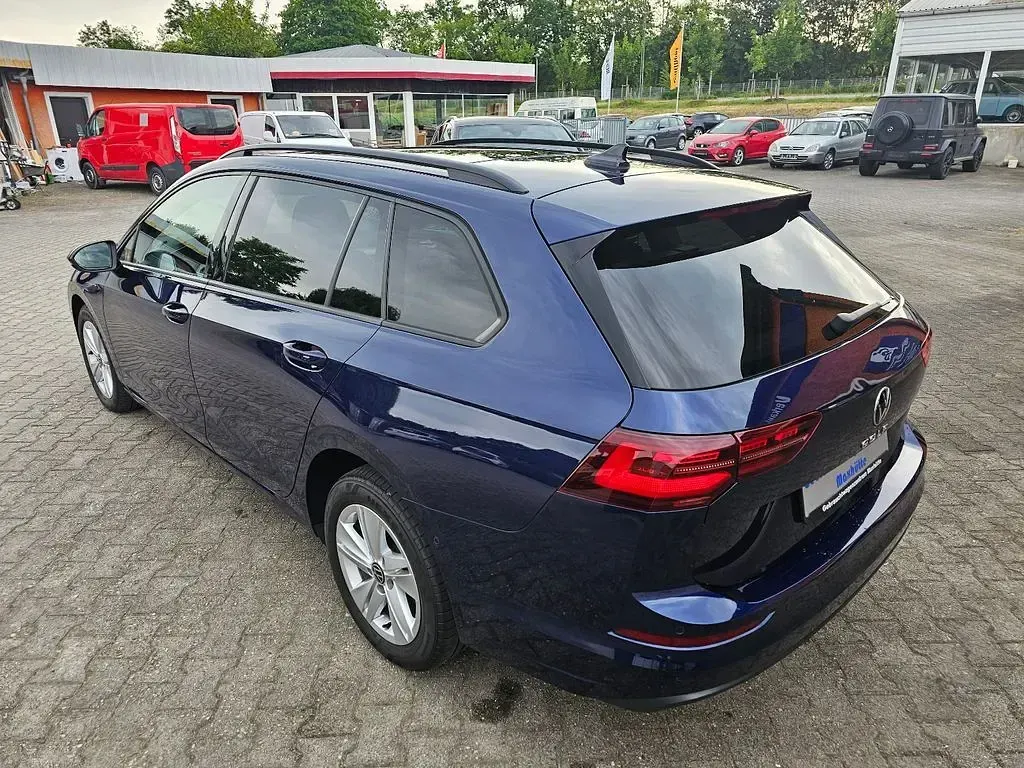 Gebraucht VW Golf VIII Life 116 PS (85 kW) 2023 Blau Kombi