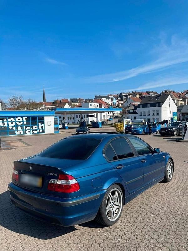 Gebraucht BMW 320 150 PS (110 kW) 2003 Blau Limousine