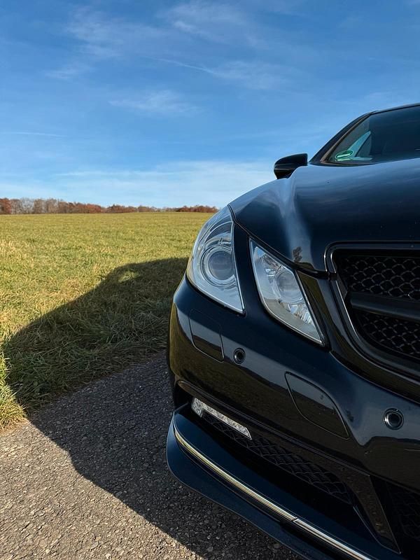 Gebraucht Mercedes E350 292 PS (214 kW) 2010 Schwarz Coupé