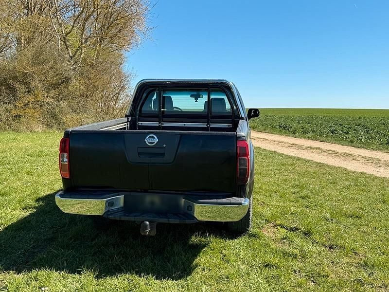 Gebraucht Nissan Navara 174 PS (127 kW) 2006 Andere farben Pickup