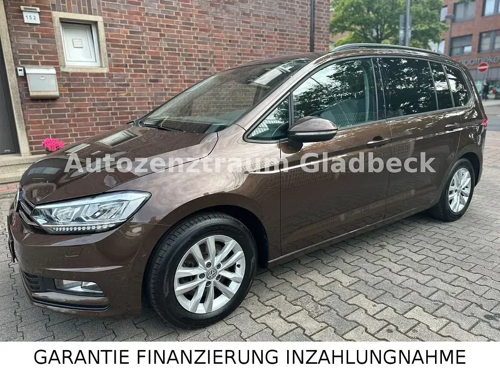 Gebraucht VW Touran Comfortline 110 PS (80 kW) 2015 Nutshell brown metallic Van / Kleinbus