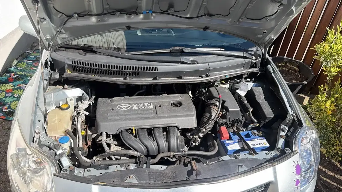 Gebraucht Toyota Auris 96 PS (70 kW) 2008 Silber Kleinwagen
