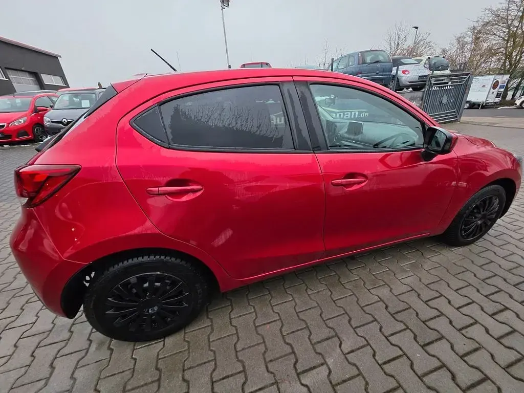 Gebraucht Mazda 2 Nakama 90 PS (66 kW) 2016 Rot Limousine