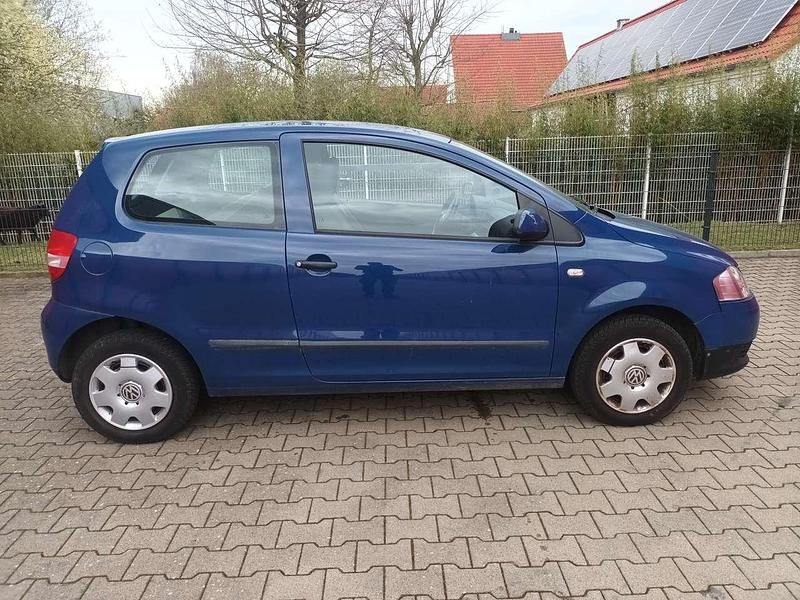 Gebraucht VW Fox 54 PS (39 kW) 2005 Blau Kleinwagen